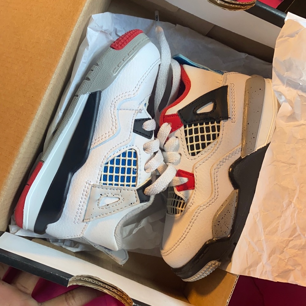 Jordan 4s